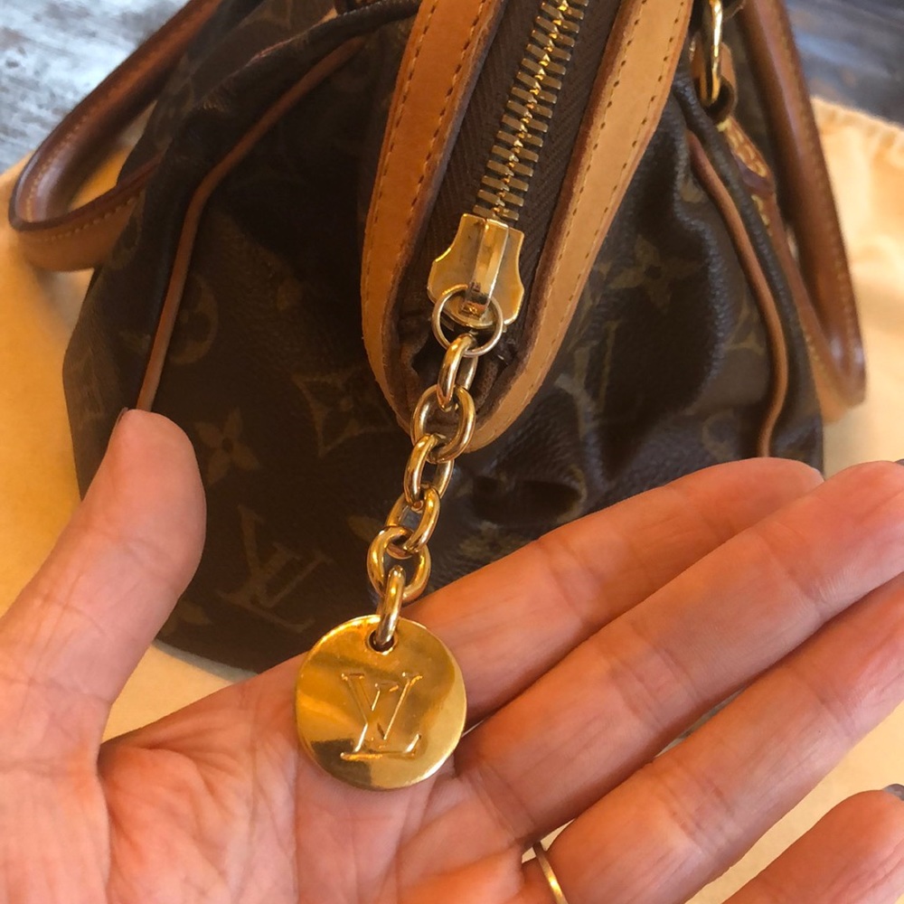 COPY - 💯 Authentic Louis Vuitton Tivoli PM handbag. AUTHENTICATED - Picture 10 of 17